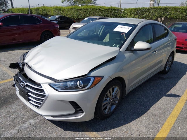 KMHD84LF1HU425289 Hyundai ELANTRA SE
