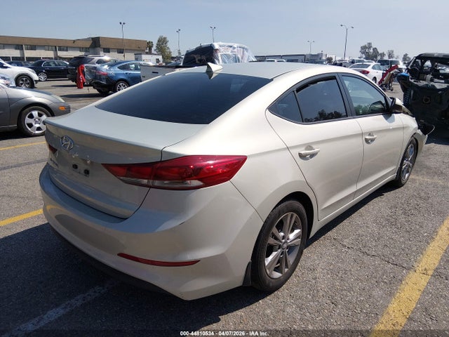 KMHD84LF1HU425289 Hyundai ELANTRA SE