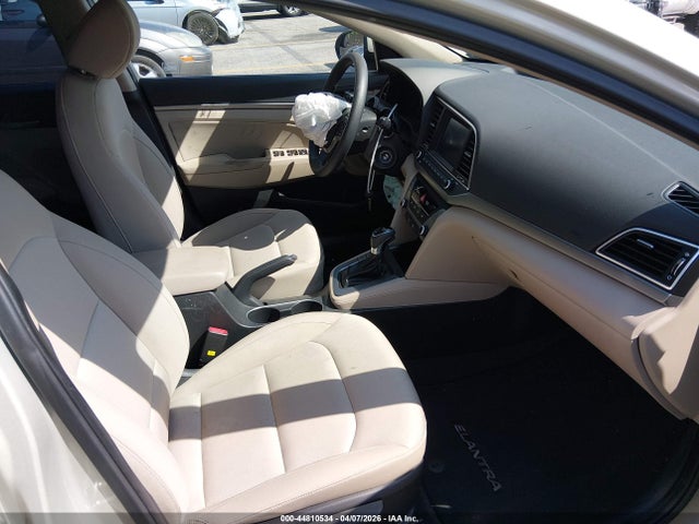 KMHD84LF1HU425289 Hyundai ELANTRA SE
