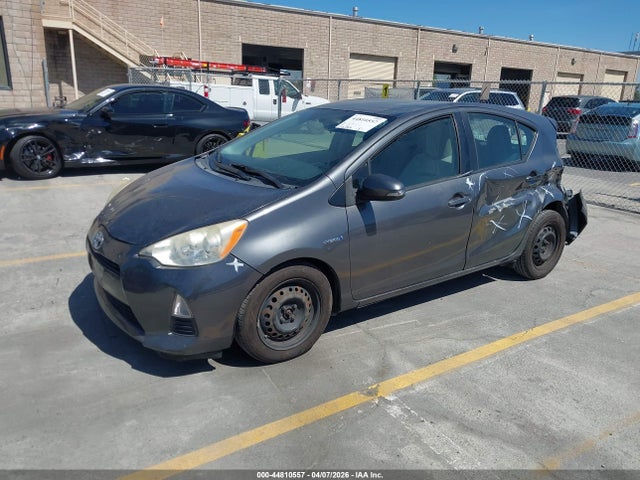 Toyota Prius C Two 2014 JTDKDTB32E1563204 Image 2