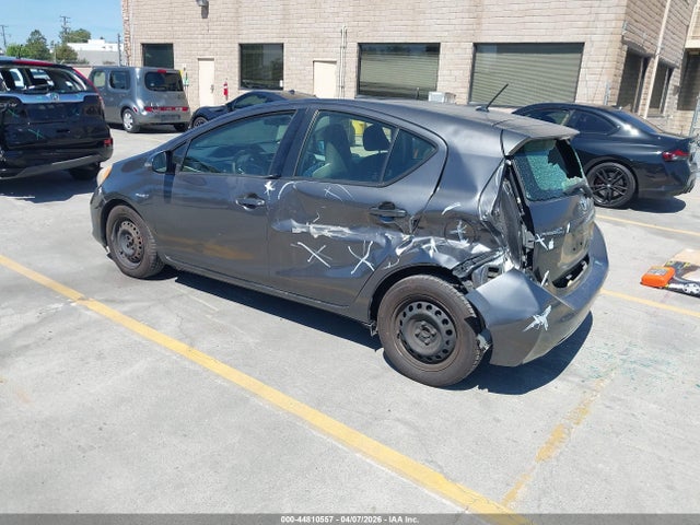 Toyota Prius C Two 2014 JTDKDTB32E1563204 Image 3