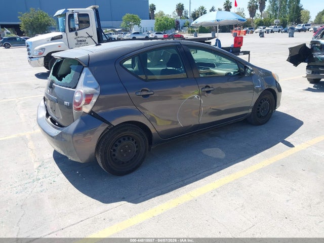 Toyota Prius C Two 2014 JTDKDTB32E1563204 Image 4