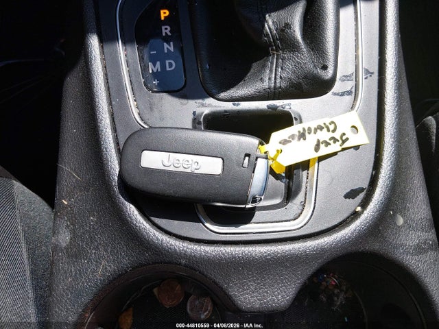 44810559 :رقم المزاد ، 1C4PJMLB6KD300153 vin ، 2019 Jeep Cherokee Latitude Plus 4x4 مزاد بيع
