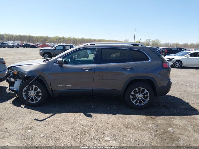 44810559 :رقم المزاد ، 1C4PJMLB6KD300153 vin ، 2019 Jeep Cherokee Latitude Plus 4x4 مزاد بيع