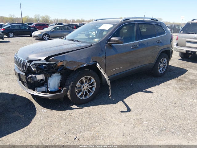 44810559 :رقم المزاد ، 1C4PJMLB6KD300153 vin ، 2019 Jeep Cherokee Latitude Plus 4x4 مزاد بيع