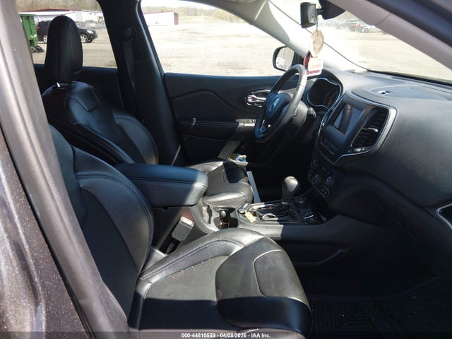 44810559 :رقم المزاد ، 1C4PJMLB6KD300153 vin ، 2019 Jeep Cherokee Latitude Plus 4x4 مزاد بيع