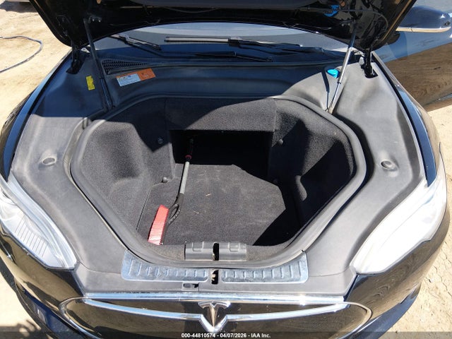 Продажа на аукционе авто 2013 Tesla Model S, vin: 5YJSA1DGXDFP08265, номер лота: 44810574