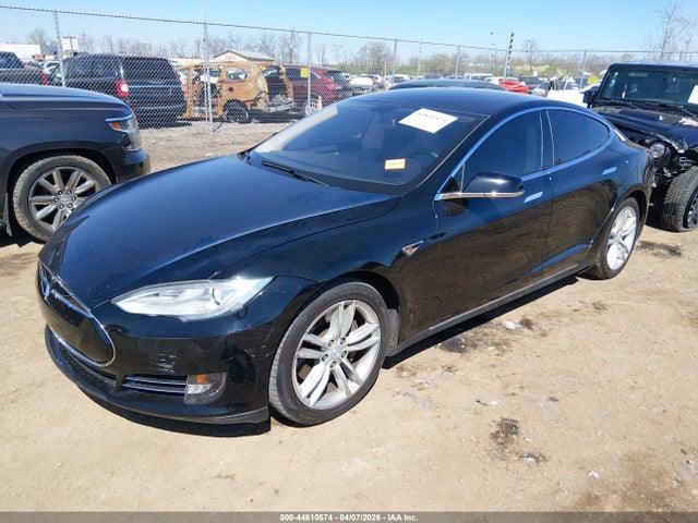 Продажа на аукционе авто 2013 Tesla Model S, vin: 5YJSA1DGXDFP08265, номер лота: 44810574