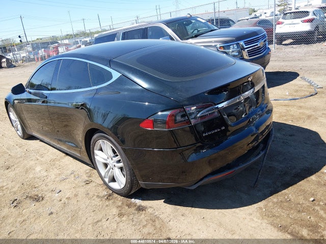 Продажа на аукционе авто 2013 Tesla Model S, vin: 5YJSA1DGXDFP08265, номер лота: 44810574