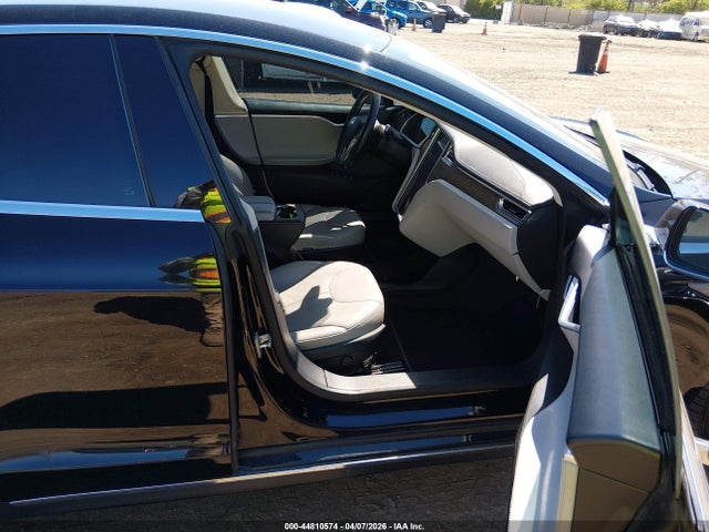 Продажа на аукционе авто 2013 Tesla Model S, vin: 5YJSA1DGXDFP08265, номер лота: 44810574