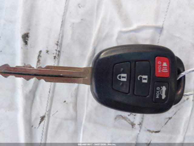 44810617 :رقم المزاد ، 4T1BF1FK3EU400135 vin ، 2014 Toyota Camry Se مزاد بيع