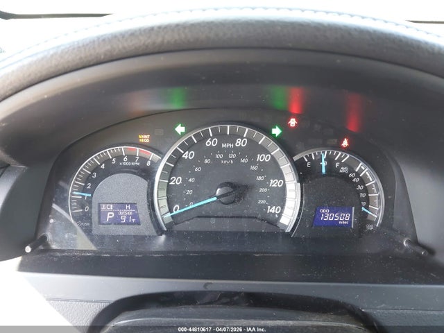 44810617 :رقم المزاد ، 4T1BF1FK3EU400135 vin ، 2014 Toyota Camry Se مزاد بيع