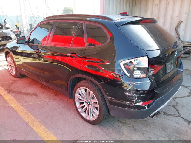 2013 BMW X1 WBAVM1C52DVW42412 Photo 2