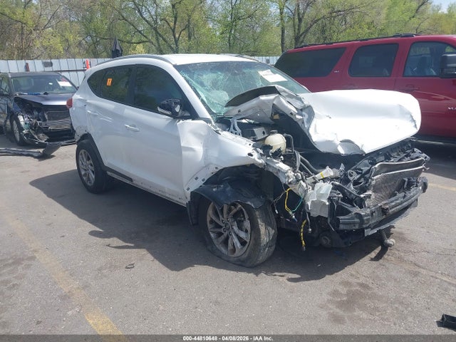 Продажа на аукционе авто 2017 Hyundai Tucson Se Plus, vin: KM8J33A43HU381258, номер лота: 44810648