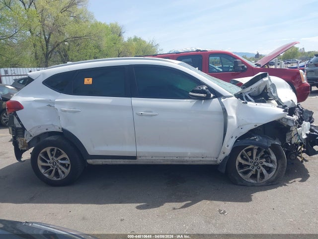 Продажа на аукционе авто 2017 Hyundai Tucson Se Plus, vin: KM8J33A43HU381258, номер лота: 44810648