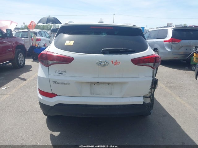 Продажа на аукционе авто 2017 Hyundai Tucson Se Plus, vin: KM8J33A43HU381258, номер лота: 44810648