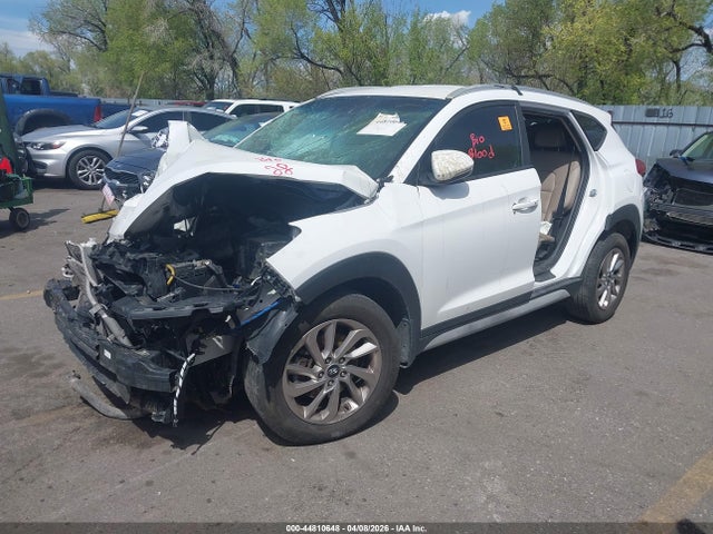 Продажа на аукционе авто 2017 Hyundai Tucson Se Plus, vin: KM8J33A43HU381258, номер лота: 44810648