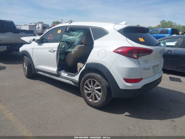 Продажа на аукционе авто 2017 Hyundai Tucson Se Plus, vin: KM8J33A43HU381258, номер лота: 44810648