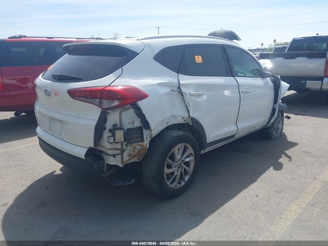 Продажа на аукционе авто 2017 Hyundai Tucson Se Plus, vin: KM8J33A43HU381258, номер лота: 44810648