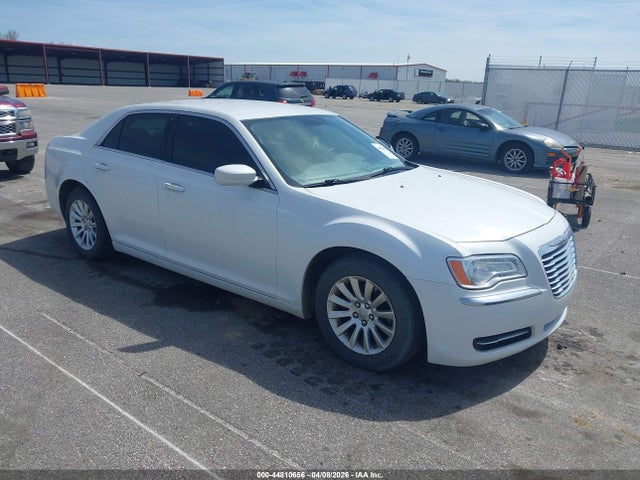 2013 Chrysler 300 Motown მანქანა იყიდება აუქციონზე, vin: 2C3CCAAG2DH599124, აუქციონის ნომერი: 44810656
