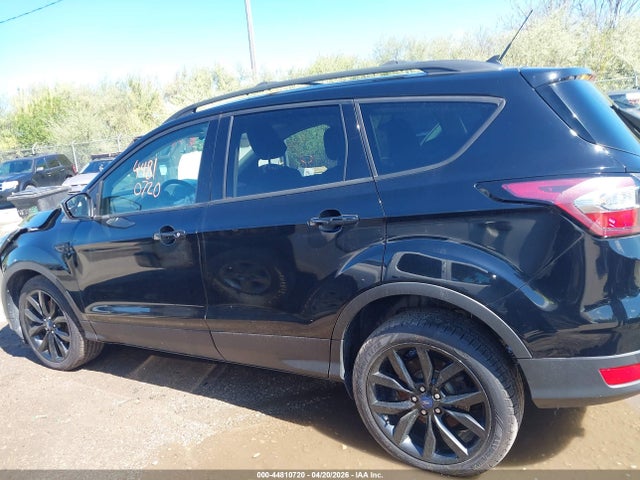 44810720 :رقم المزاد ، 1FMCU9GD6JUC98896 vin ، 2018 Ford Escape Se مزاد بيع