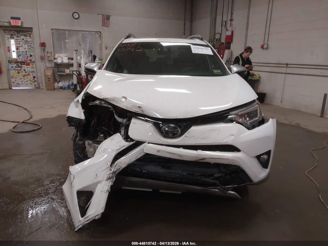 Продаж на аукціоні авто 2018 Toyota Rav4 Se, vin: 2T3JFREV3JW795442, номер лоту: 44810742