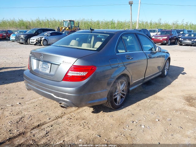 Продажа на аукционе авто 2012 Mercedes-benz C 300 Luxury 4matic/sport 4matic, vin: WDDGF8BB1CR202488, номер лота: 44810761