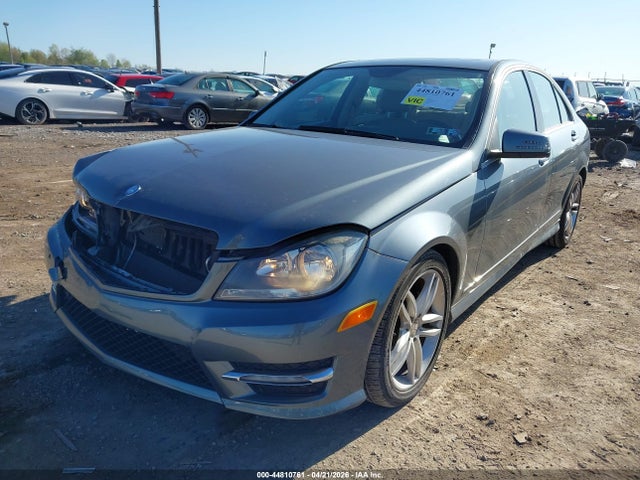 Продажа на аукционе авто 2012 Mercedes-benz C 300 Luxury 4matic/sport 4matic, vin: WDDGF8BB1CR202488, номер лота: 44810761