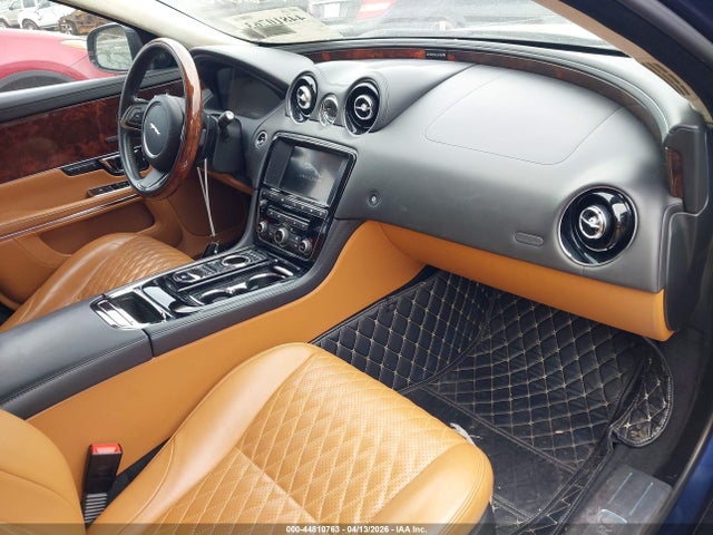 2016 JAGUAR XJ SAJWJ2GD0G8V93416 Photo 4
