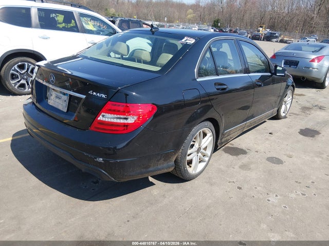 2012 MERCEDES-BENZ C 300 WDDGF8BB1CF876884 Photo 3