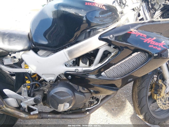 44810790 :رقم المزاد ، JH2SC3606XM101014 vin ، 1999 Honda Vtr1000 F مزاد بيع