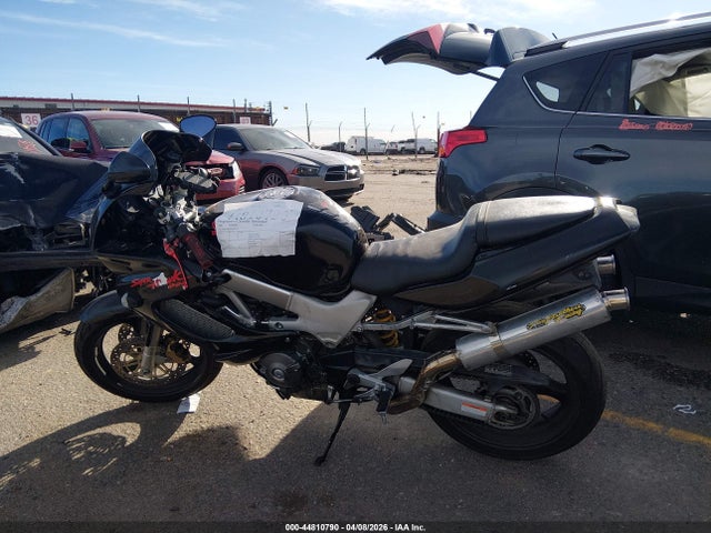 44810790 :رقم المزاد ، JH2SC3606XM101014 vin ، 1999 Honda Vtr1000 F مزاد بيع