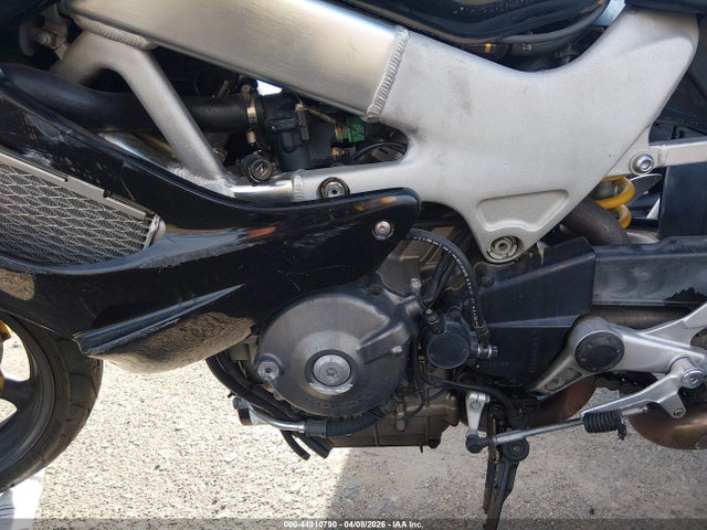 44810790 :رقم المزاد ، JH2SC3606XM101014 vin ، 1999 Honda Vtr1000 F مزاد بيع