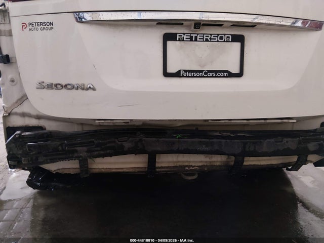 KNDMB5C15H6219106 KIA SEDONA LX