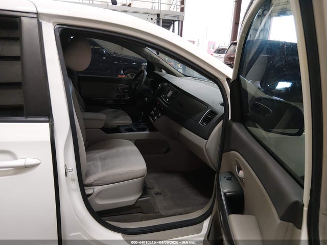 KNDMB5C15H6219106 KIA SEDONA LX