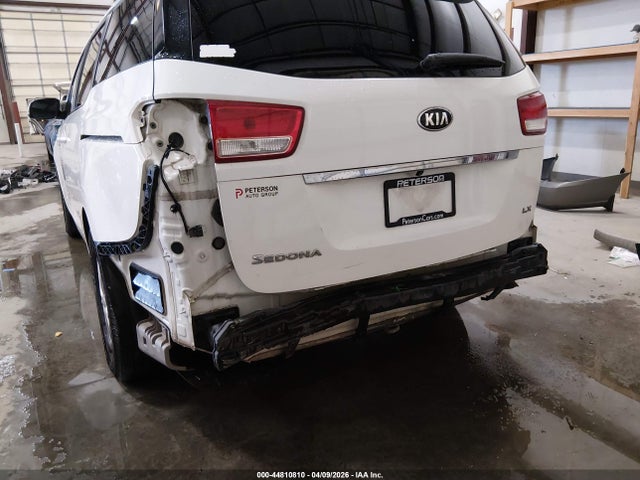 KNDMB5C15H6219106 KIA SEDONA LX