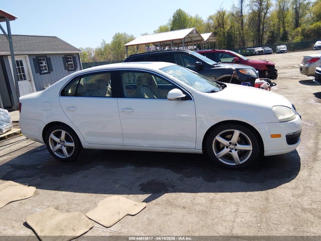 44810817 :رقم المزاد ، 3VWRM71K68M121061 vin ، 2008 Volkswagen Jetta Se/sel مزاد بيع