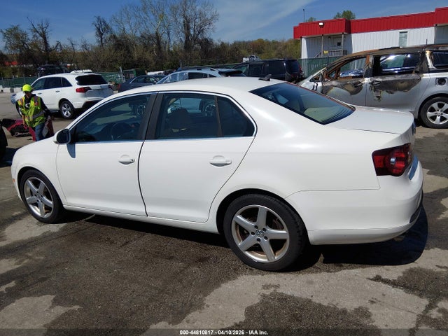 44810817 :رقم المزاد ، 3VWRM71K68M121061 vin ، 2008 Volkswagen Jetta Se/sel مزاد بيع