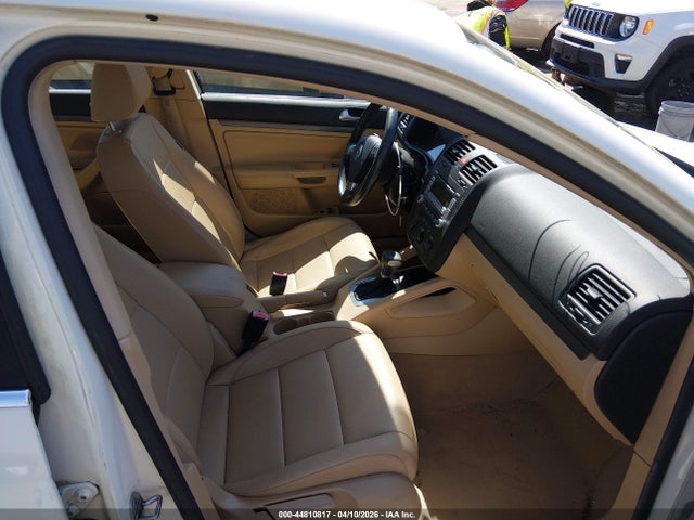 44810817 :رقم المزاد ، 3VWRM71K68M121061 vin ، 2008 Volkswagen Jetta Se/sel مزاد بيع