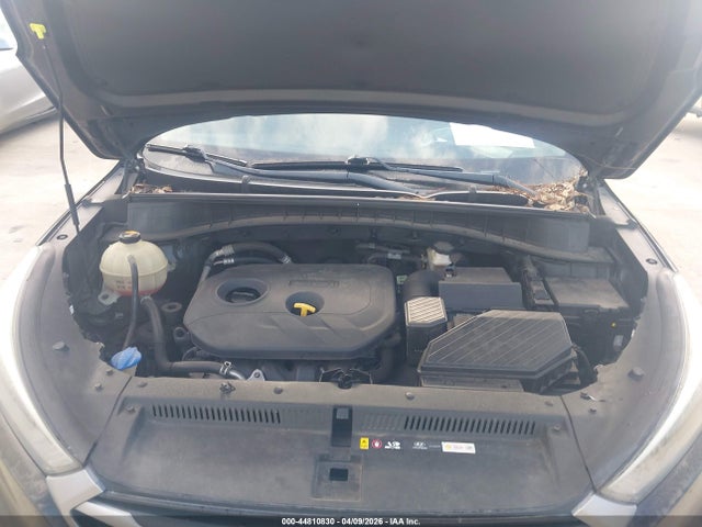 KM8J33A48HU479542 Hyundai Tucson Se Plus