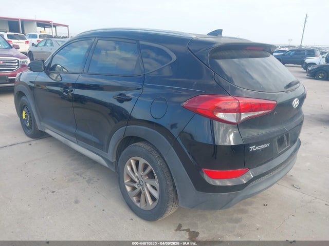 KM8J33A48HU479542 Hyundai Tucson Se Plus