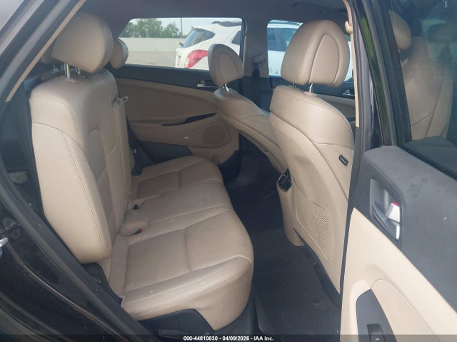 KM8J33A48HU479542 Hyundai Tucson Se Plus