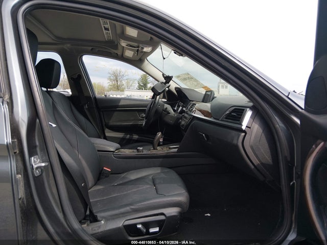 Aukcja sprzedaży 2016 Bmw 320i Xdrive, vin: WBA8A3C53GK690735, numer aukcji: 44810853
