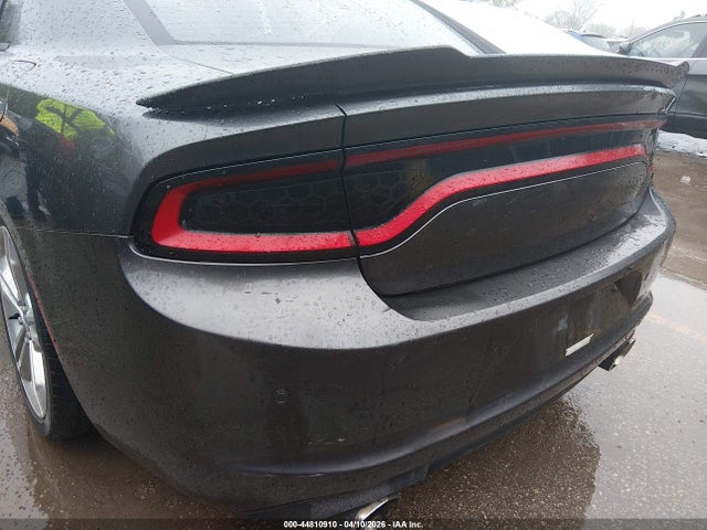 44810910 :رقم المزاد ، 2C3CDXBG3FH865803 vin ، 2015 Dodge Charger Se مزاد بيع