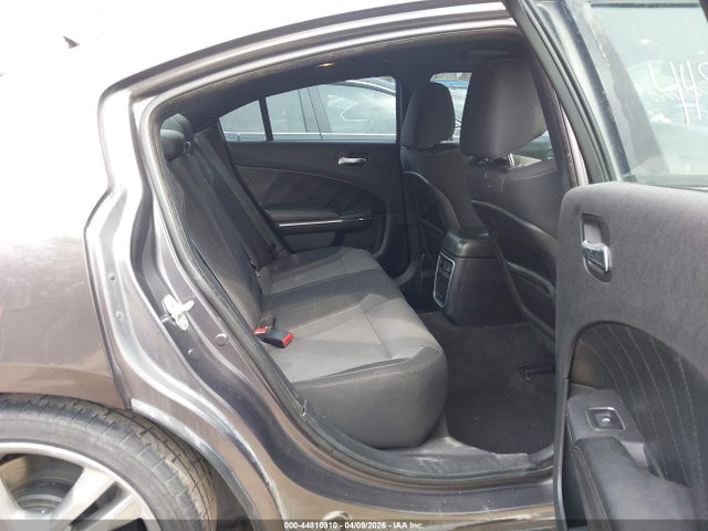44810910 :رقم المزاد ، 2C3CDXBG3FH865803 vin ، 2015 Dodge Charger Se مزاد بيع