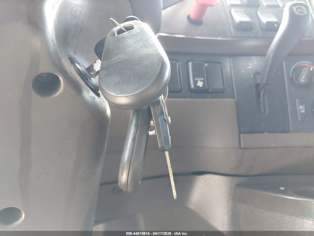 Продаж на аукціоні авто 2017 Volvo Vnl, vin: 4V4NC9EH5HN983163, номер лоту: 44810914