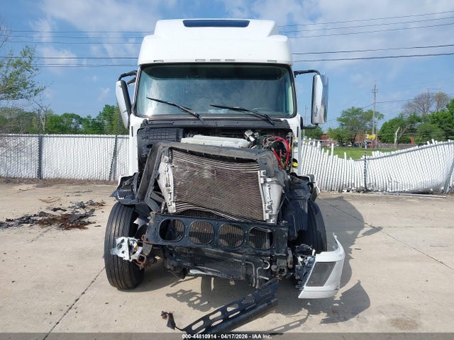 Продаж на аукціоні авто 2017 Volvo Vnl, vin: 4V4NC9EH5HN983163, номер лоту: 44810914