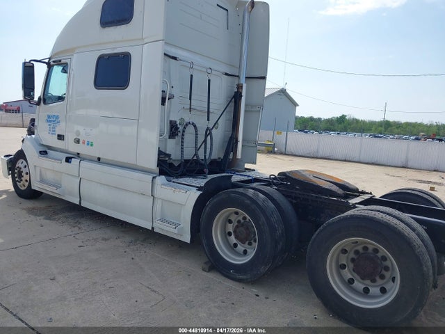 Продаж на аукціоні авто 2017 Volvo Vnl, vin: 4V4NC9EH5HN983163, номер лоту: 44810914