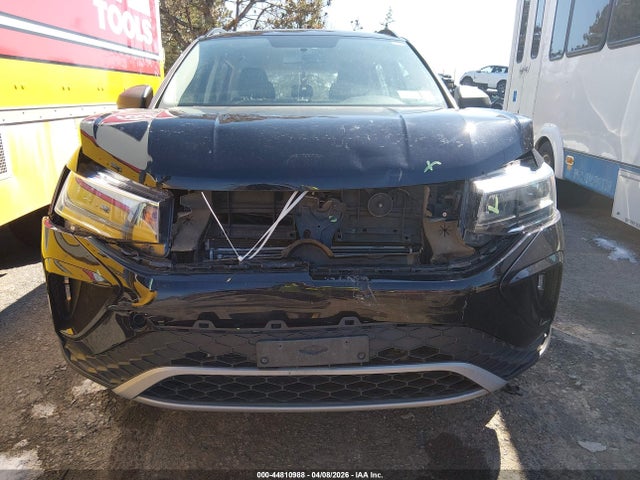 44810988 :رقم المزاد ، 3VVAX7B2XNM018695 vin ، 2022 Volkswagen Taos 1.5t S مزاد بيع