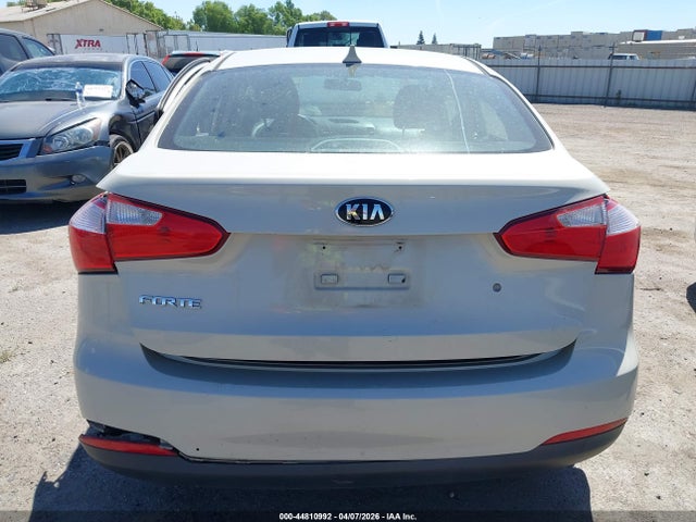 44810992 :رقم المزاد ، KNAFK4A68F5295940 vin ، 2015 Kia Forte Lx مزاد بيع